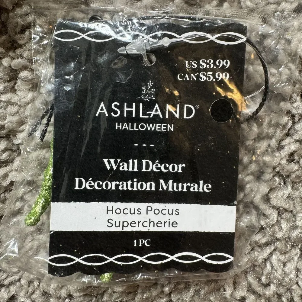 Ashland halloween decor
